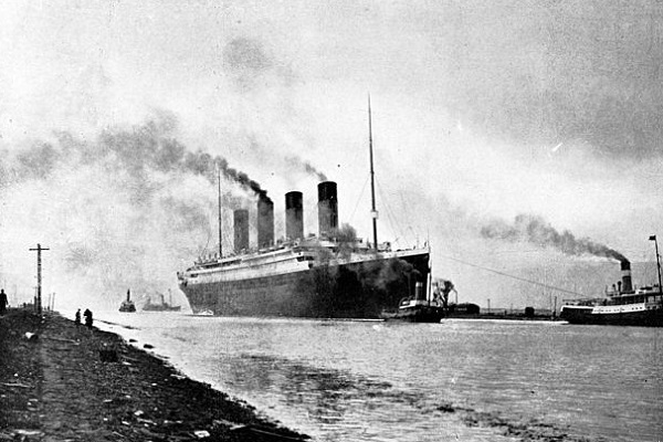 637px-RMS_Titanic_sea_trials_April_2,_1912