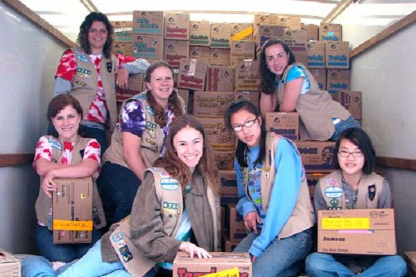 By The U.S. Army (Girl Scout cookies for the troops) [CC BY 2.0 or Public domain], via Wikimedia Commons