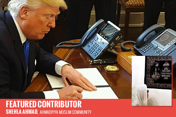 Donald Trump signing document