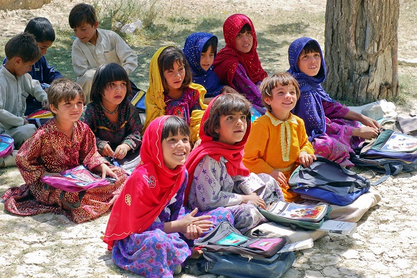 girl-schoolgirl-learn-schulem-afghanistan-73827