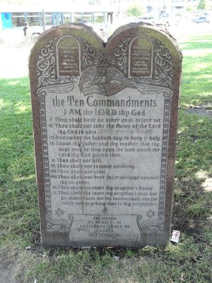 675px-Ten_Commandments_-_Civic_Center_Park_-_DSC01371