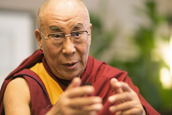By *christopher* (Flickr: Dalai Lama Boston 2012) [CC BY 2.0], via Wikimedia Commons