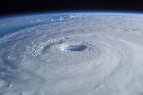 1024px-Hurricane_Isabel_from_ISS