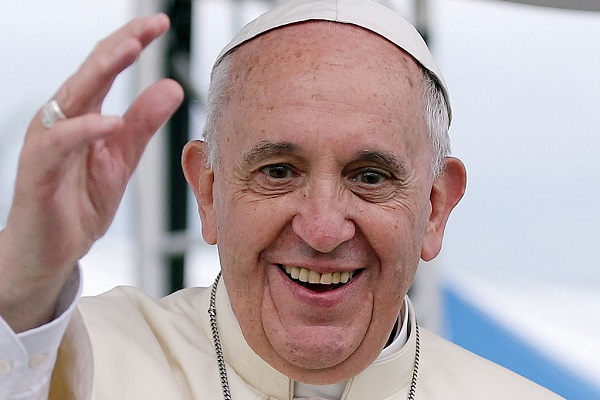 Pope praises 'multi-religious' race