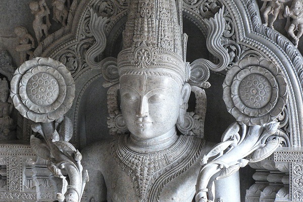 Statue of Surya in New Delhi, India. By JJ Harrison (jjharrison89@facebook.com). (Own work.) [GFDL 1.2 or CC BY-SA 3.0], via Wikimedia Commons