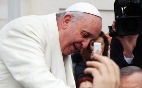 Get Your Nose Out of The Phone! Pope Wants Dinner Time Bonding