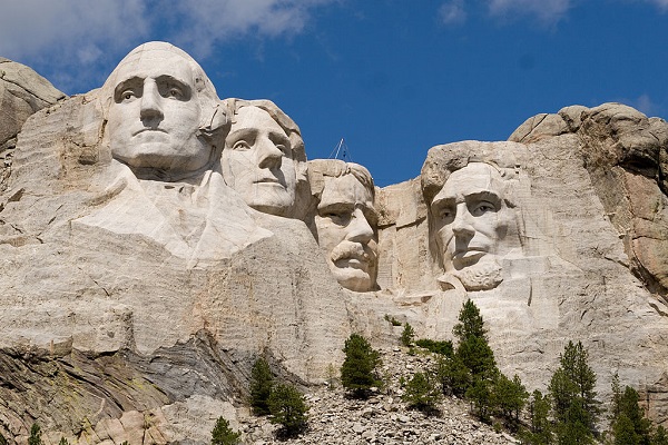 By Mike Tigas from Spokane, WA, United States (Mount RushmoreUploaded by X-Weinzar) [CC BY 2.0], via Wikimedia Commons
