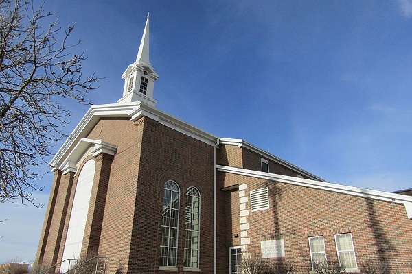 By Ben P L (LDS Church in Orem, Utah) [CC BY-SA 2.0], via Wikimedia Commons