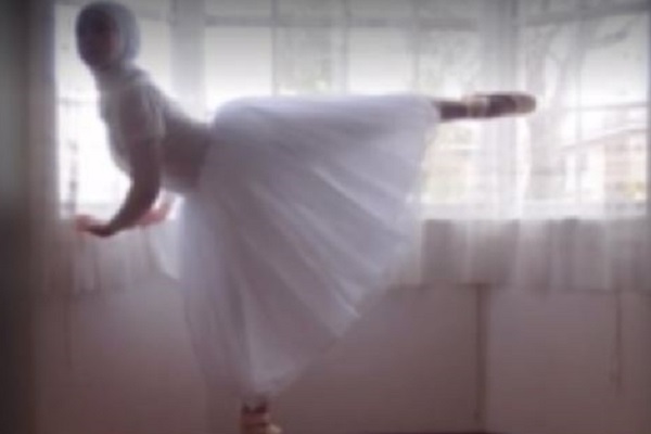 Muslim Teen Won’t Let Hijab Deter Her From Becoming a Ballerina