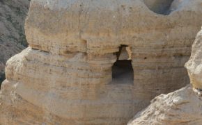 Museum of the Bible: Test Confirms 5 Dead Sea Scrolls Are Fake