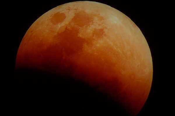 Pastor Links Super Blood Moon with Donald Trump's Presidency to Biblical Apocalypse