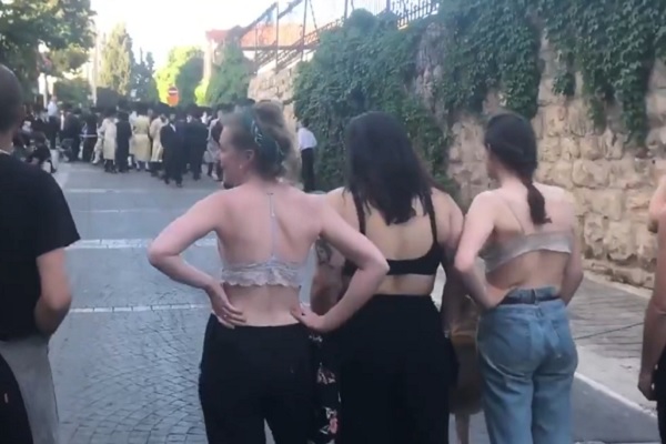Haredi Jews Protesting Eurovision Song Contest Disperse After Women Strip Down to Their Bras