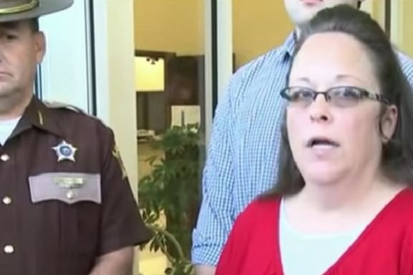 Court Rules Kim Davis Can Be Sued For Refusing Marriage Licenses to Same-sex Couples