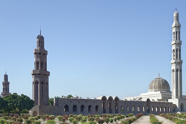 2020 Presidential Candidates Are Visiting Mosques