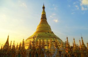 Shwedagon Pagoda phot by By Bjørn Christian Tørrissen CC 4.0