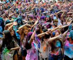 Pakistan Higher Education Commission Reverses Restriction on Hindu Festival