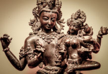 Wonderful statue of Shiva and Sarvati (Image by Erik Törner, Creative Commons 2.0)