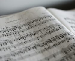 From Arena Hallelujahs to Ramadan Night Nasheeds: Spiritual Music’s Worldwide Pulse This Week
