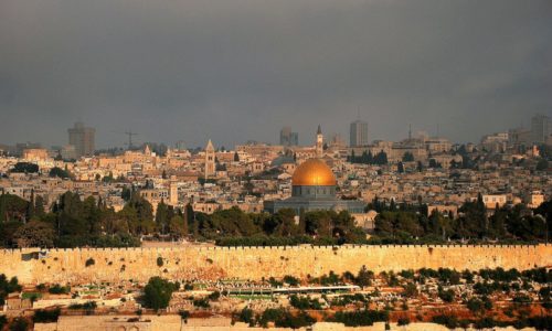 Jerusalem’s Holy Week Under Wartime Limits
