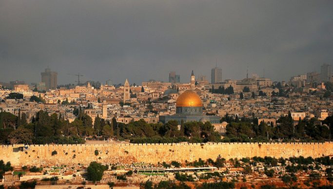 Jerusalem’s Holy Week Under Wartime Limits